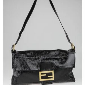 FENDI BLACK PATENT LARGE CONVERTIBLE BAGUETTE BAG
